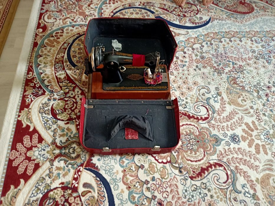 Продам Швейная Машинка