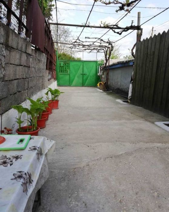 Vând casă sau schimb cu apartament