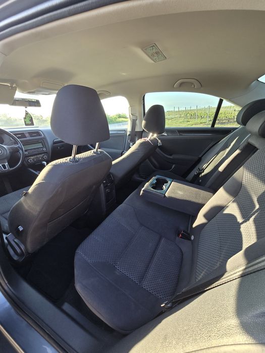 Volkswagen Jetta 1.6 tdi DSG