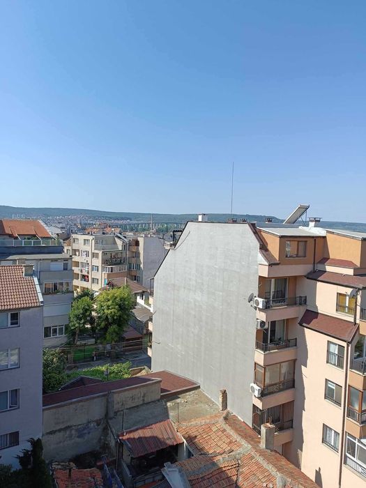 Тристаен апартамент Широк център 98 м2