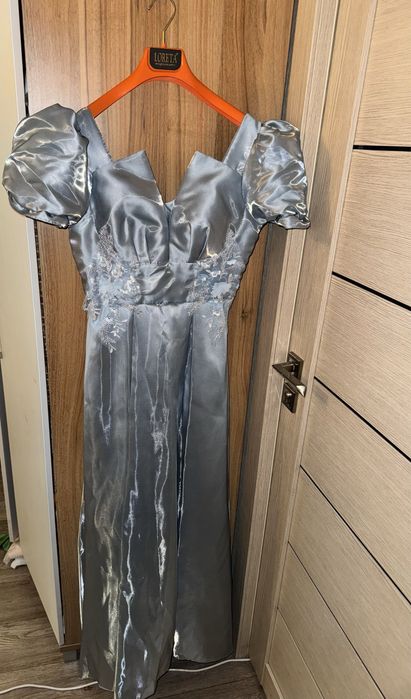 продаются вечерние платья