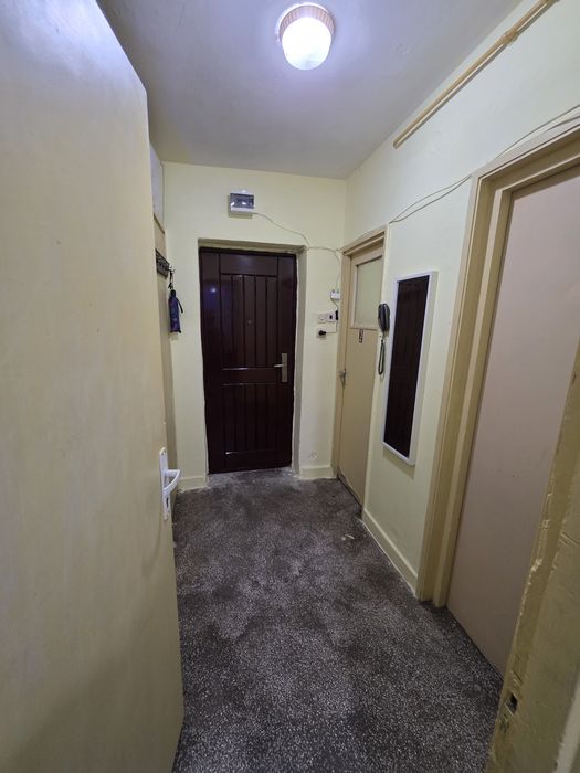 Vând apartament cu 2 camere sector 3 Titan, metrou Titan