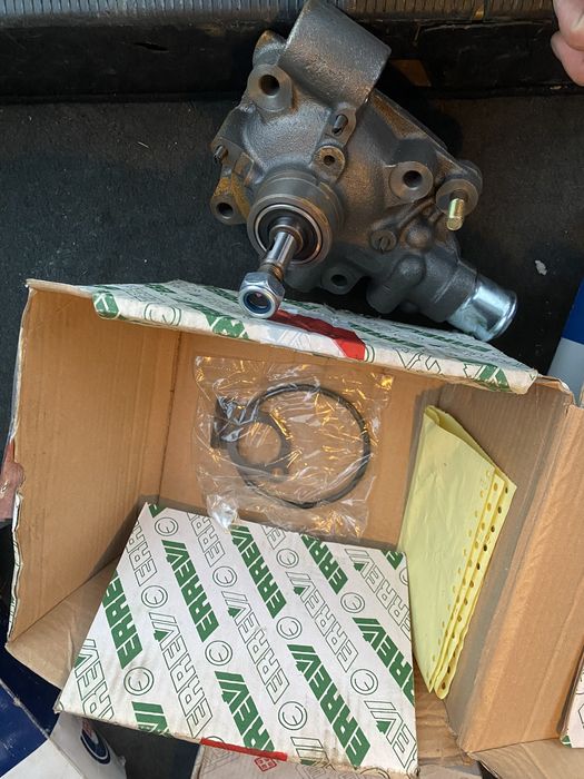 Части за ивеко 5912,4912,3510,водна помпа висящ лагер накладки