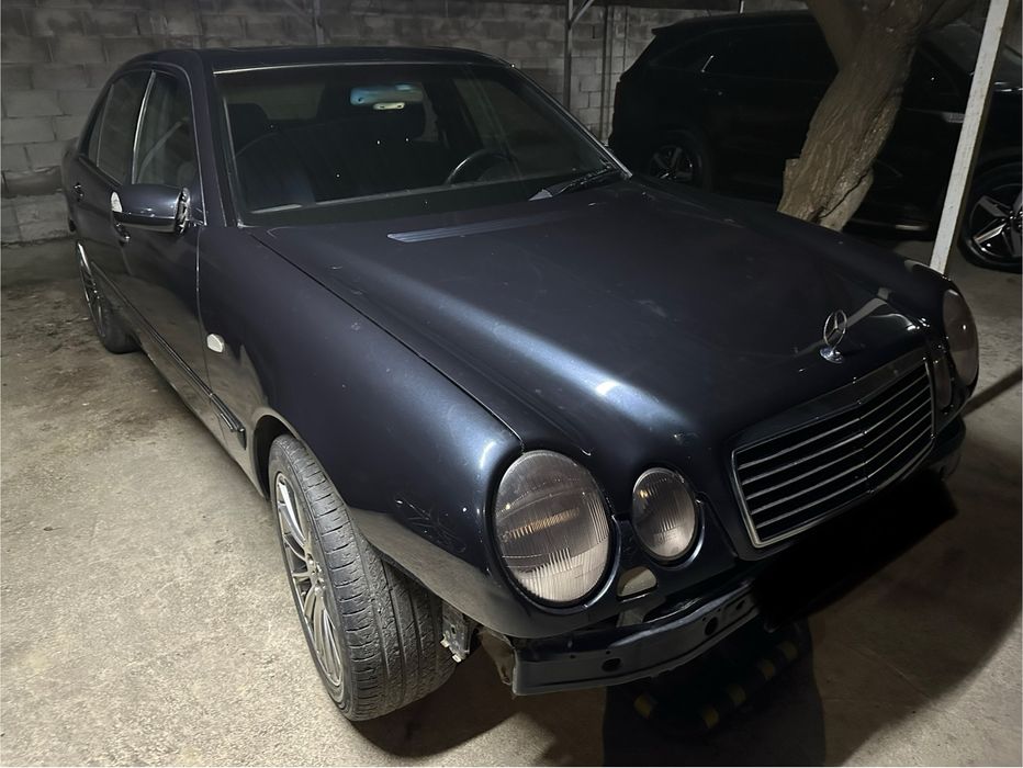 Мерседес бенс 210