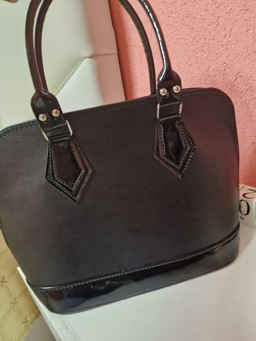 Черна дамска чанта