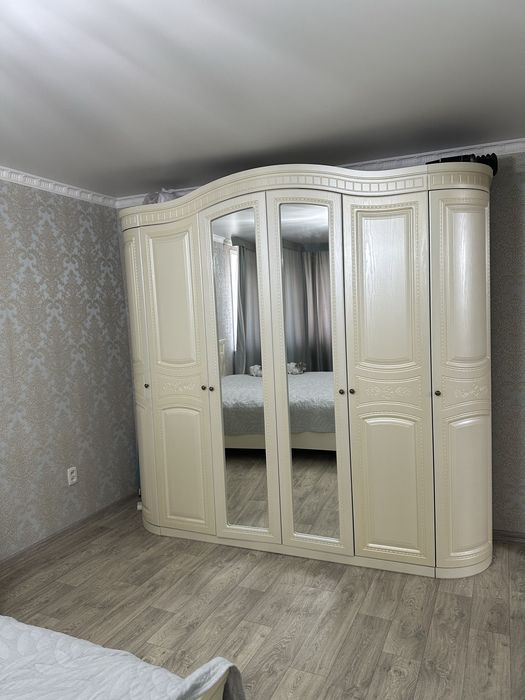 Продам спальный гарнитур