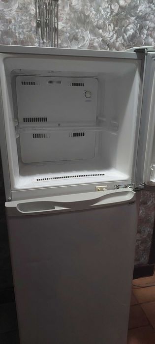 Холодильник Samsung