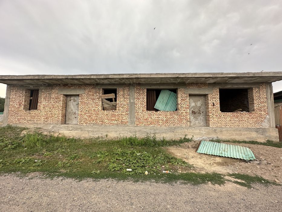 Продам магазин с постройкой