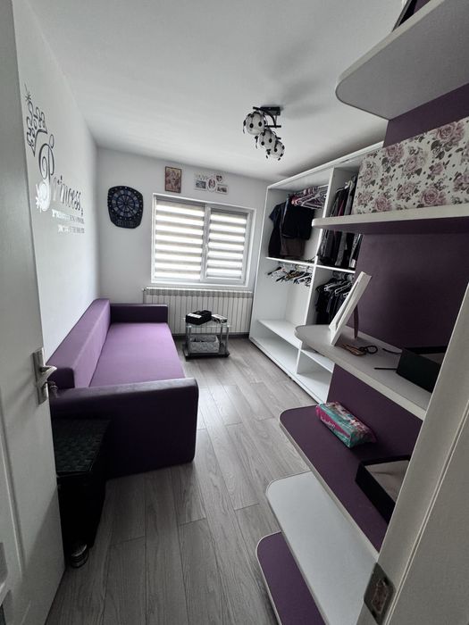 Inchiriez apartament cu 4 camere