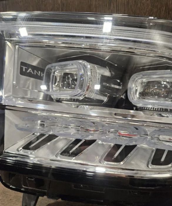 Фара передняя левая Tank 500 2