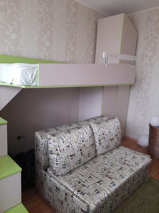 Легло с гардероб за детска стая