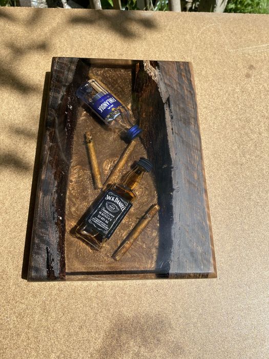 Дъски от орех и епоксидна смола