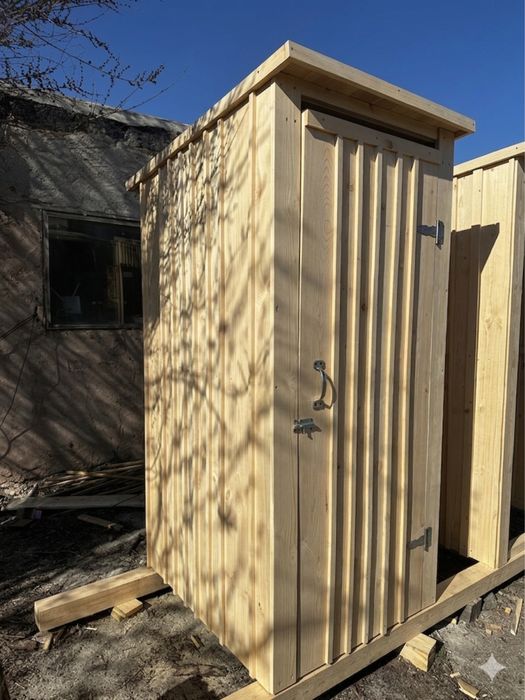 Туалет деревянный