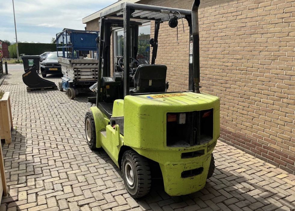 Stivuitor Clark Diesel  Defect