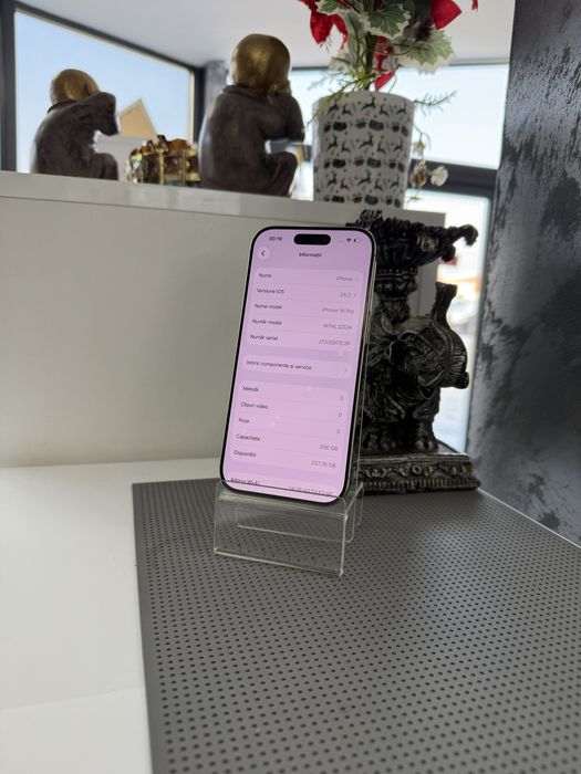 Vand iphone 16 pro de 256 gb baterie 100%