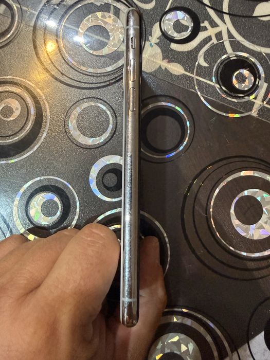 Продавам iphone X 64 GB