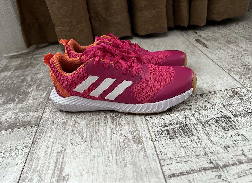 Нови дамски маратонки Adidas