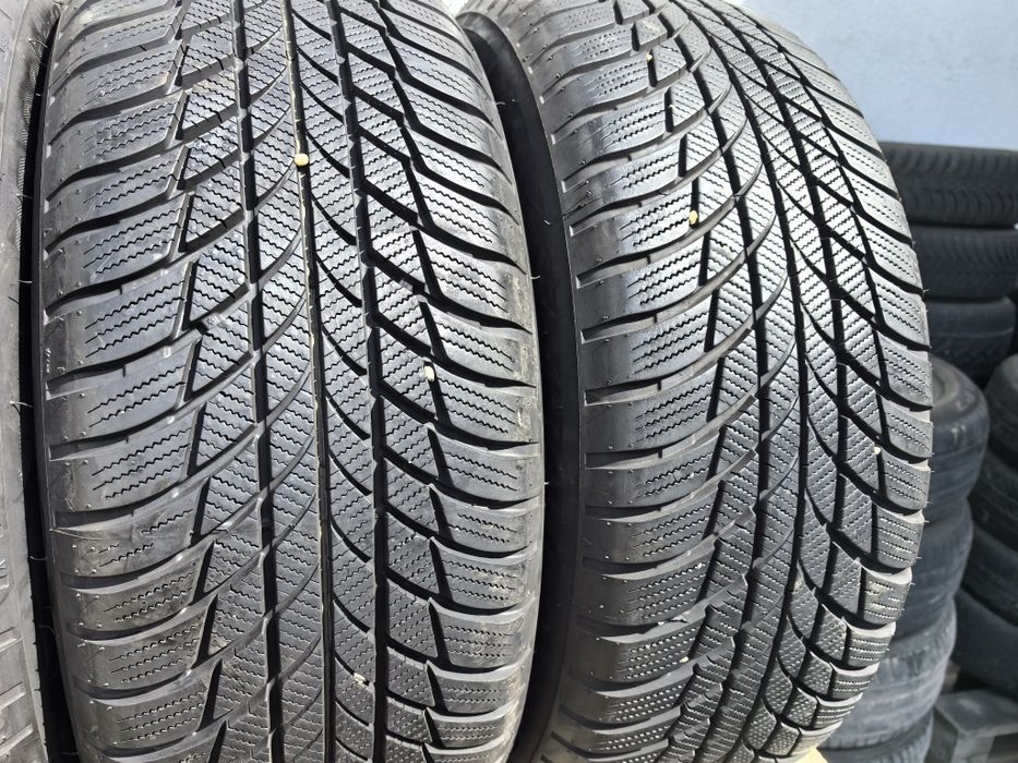 225/55/17 Бриджстоун ДОТ 2018 г - Рън Флат / като нови