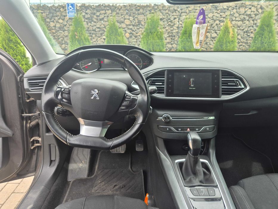 Peugeot 308, an 2014, Cutie automata