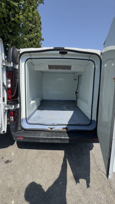 Duba frig , Opel Vivaro frigorific cu priza de stationare 220v de vanzare