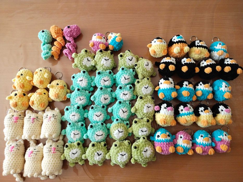 Брелки вязанные игрушки