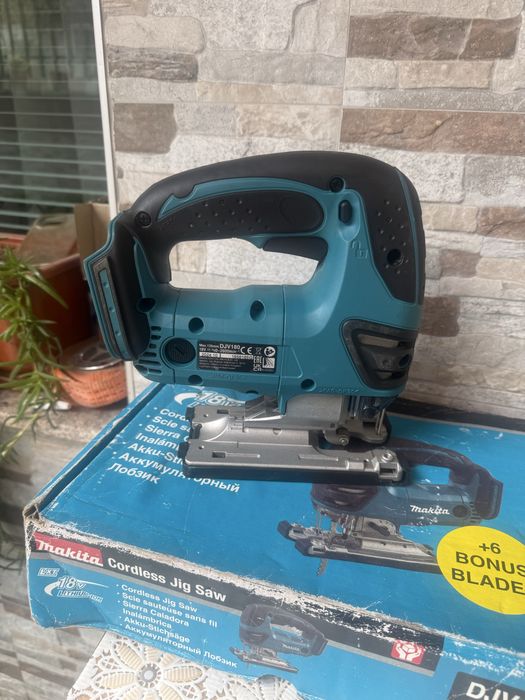 Акумулаторният прободен трион (зеге) Makita