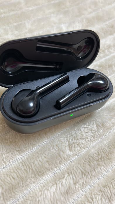 Продам наушники Huawei