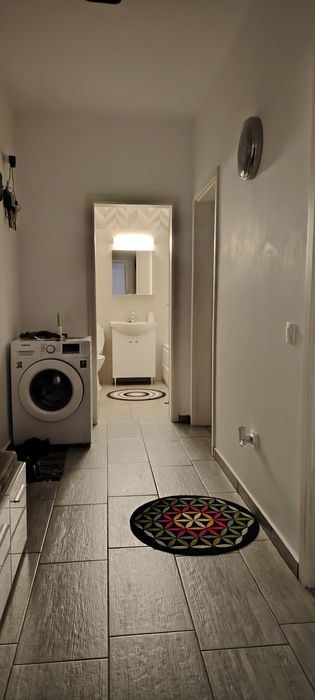 Vand Apartament cu 2 camere decomandat + Gradina 27 metri pătrați+ Loc de parcare