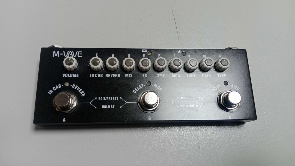 Гитарный процессор M- vave cube baby для электрогитары.