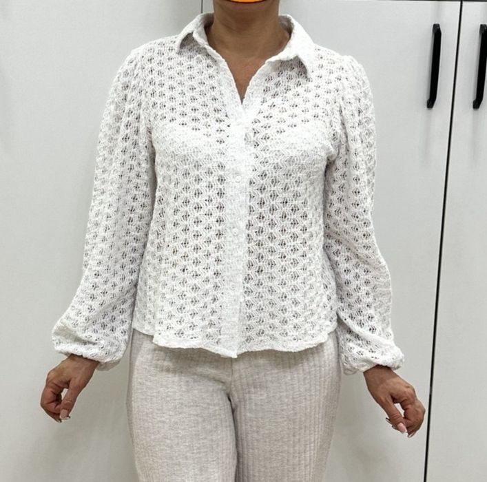 Скидка. Кофты белые новые,      2 кофты за 150 тыс