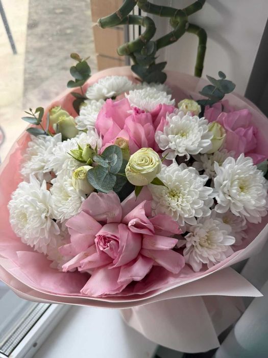 Цветы свежие на подарок