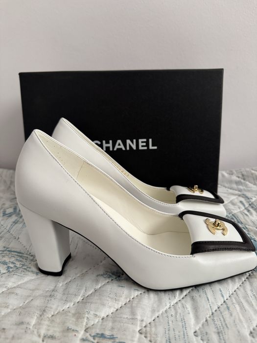 Обувки Chanel