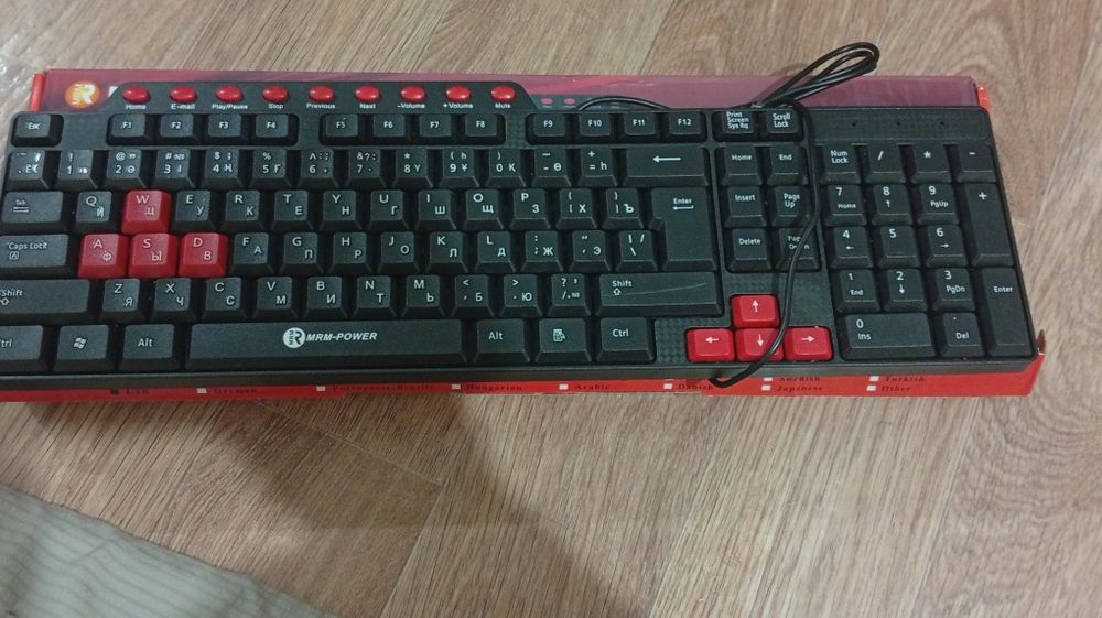 Продам клавиатуру