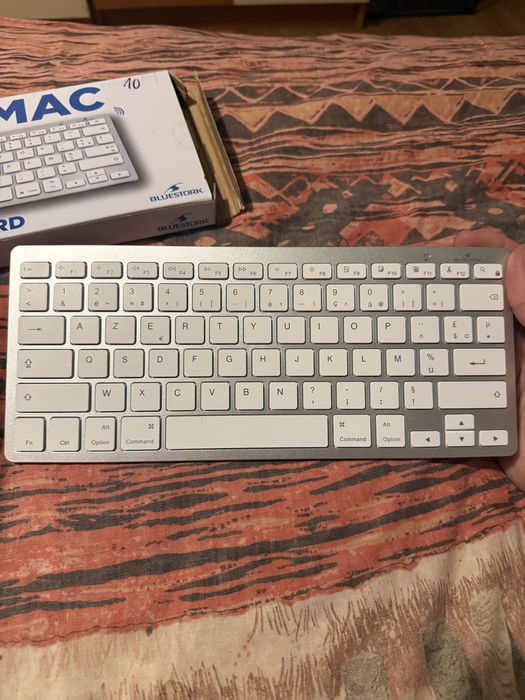 Метална безжична клавиатура (нова)