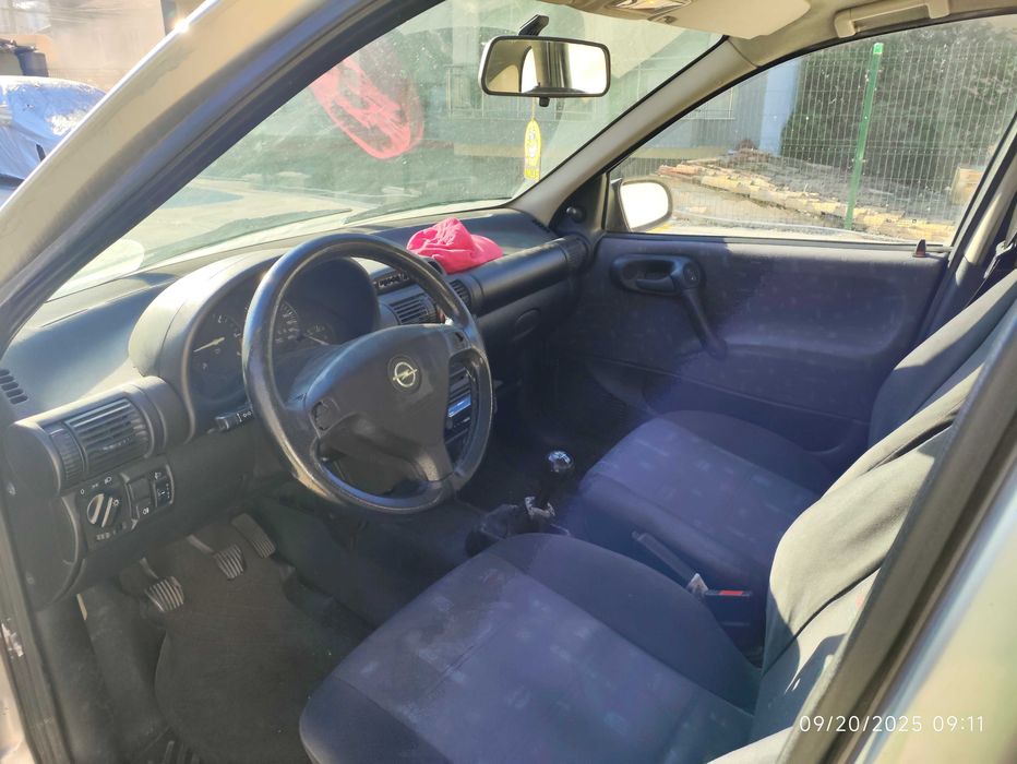 Продавам Опел Корса 1.7Д в движение,минал технически прегледиданък.