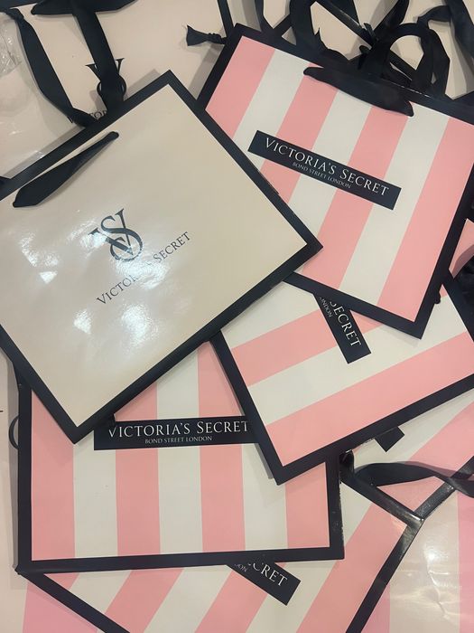 Намаление 19.99 лв не 35 лв Оригинален гланц Victoria’s Secret