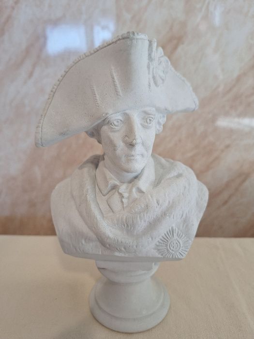 Статуетка бюст на Ф.Велики