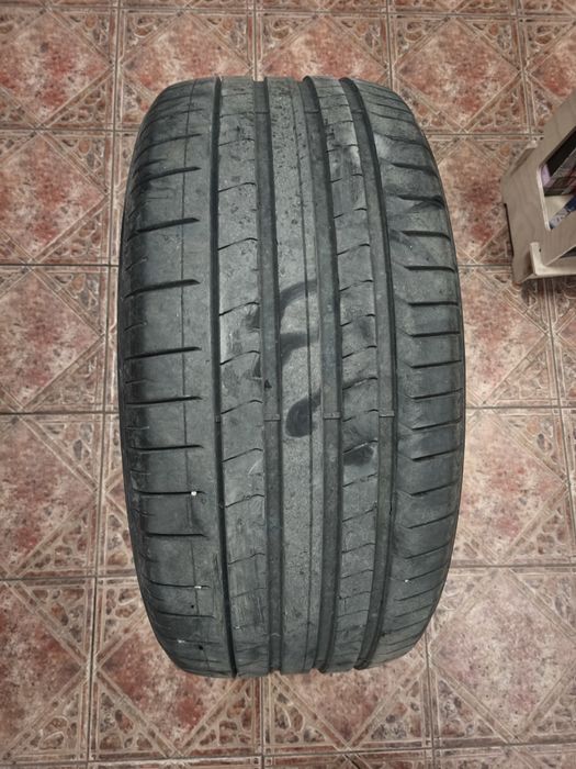 285/40R21 PIRELLI PZ4