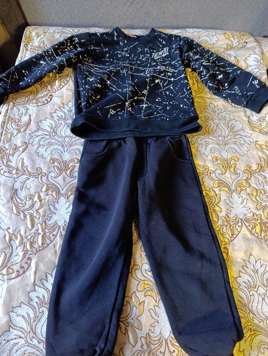 Продам пакет вещей на мальчика 3-5 лет