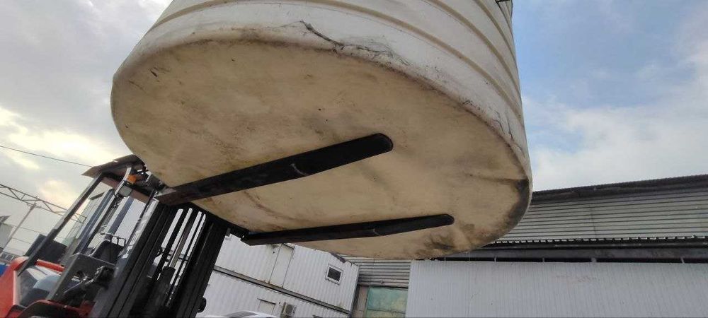 Пластиковые емкости для воды