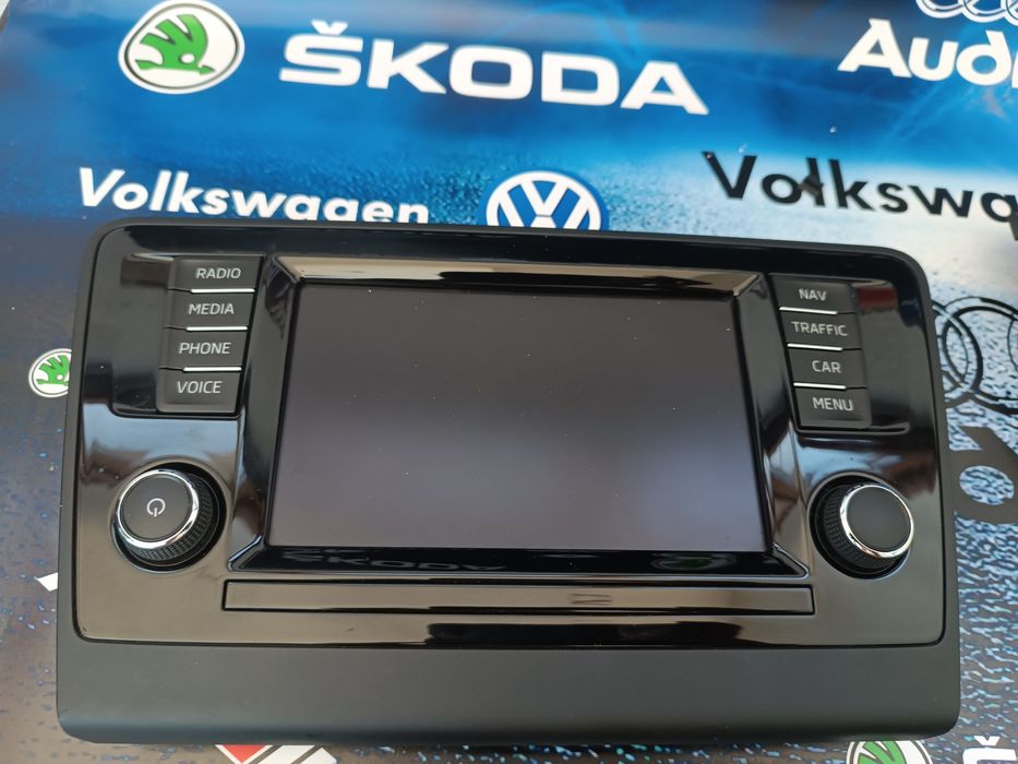 Vând Rama si display Skoda Rapid  6,5 inch