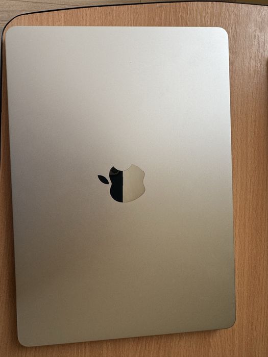 2024 Macbook Air M2 8GB/256SSD silver factura istyle
