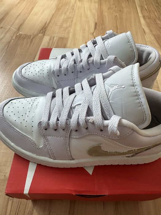 Продавам  Jordan 1 low