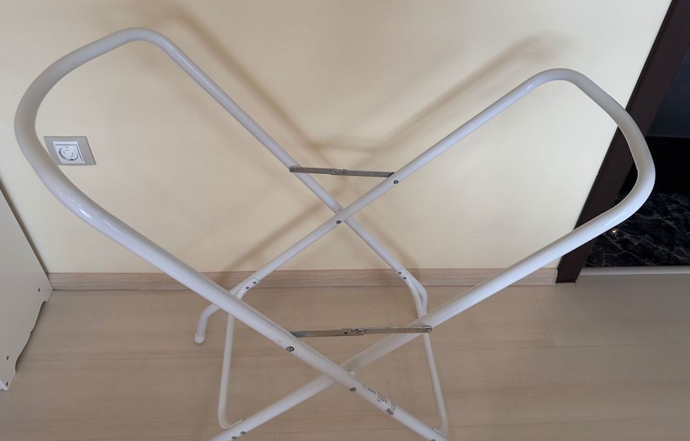 Стойка за бебешка вана