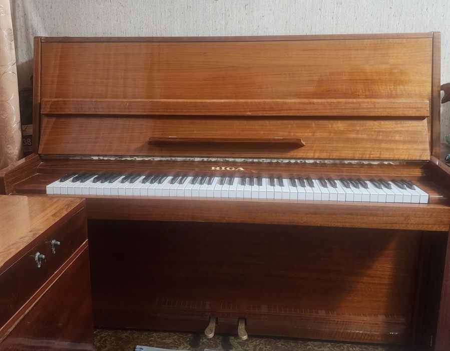 Продаётся пианино , срочно!