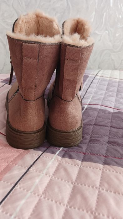 Срочно продам ботинки