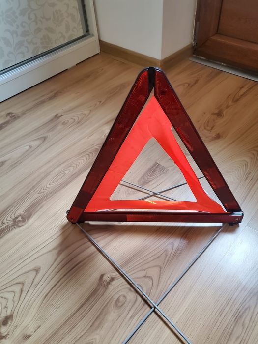 Triunghi refectorizant auto,nou.