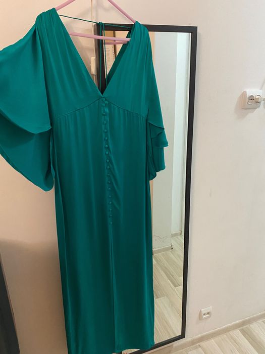 Rochie de regină,  Massimo Dutti
