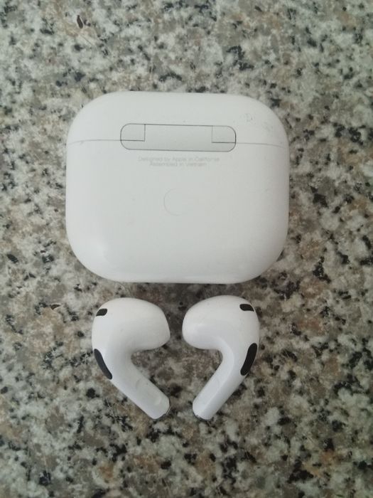 Продаются наушники Apple air pods 3