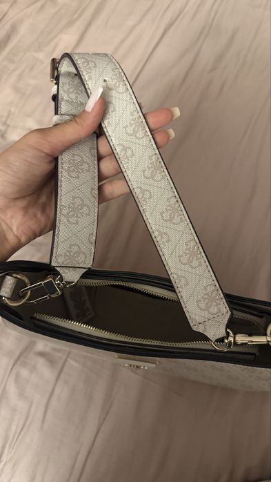 Сумка багет Guess